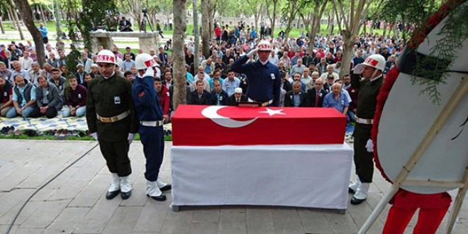 Şehit Uzman Çavuş Ayyıldız son yolculuğuna uğurlandı