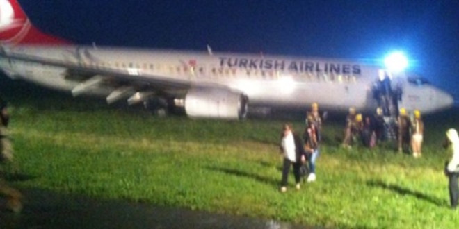 THY uçağı yağış nedeniyle pistten çıktı