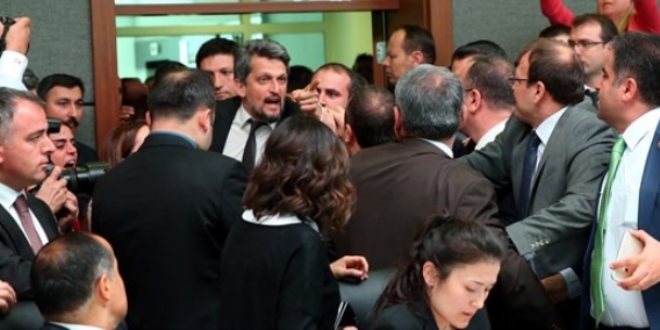Şentop vekillerin kavgasını anlattı