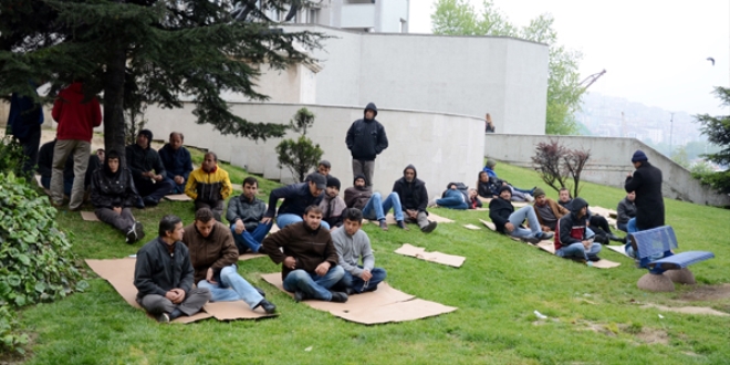 Kayyum atanan maden şirketi çalışanları maaş eyleminde