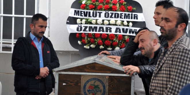 Zonguldak'ta zerine televizyon devrilen ocuk ld