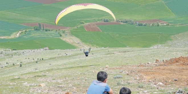 Terörden temizlenen dağlarda kuşlar gibi