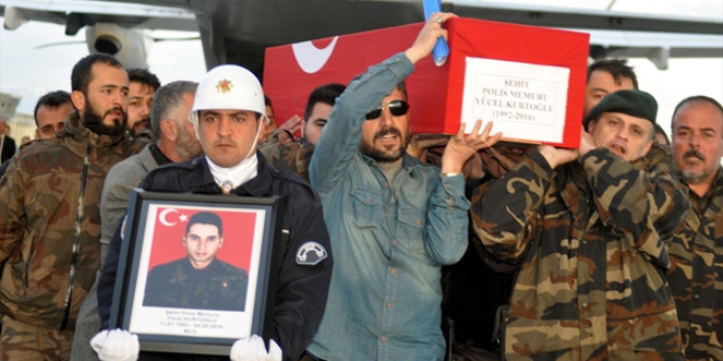 Şehit polis Kurtoğlu'nun, baba evinde ağıtlar yükseldi