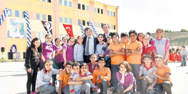 Eczacıbaşı okulda hijyene 'gönül' verdi