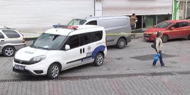 Banka şubesi silahlı 2 kişi tarafından soyuldu