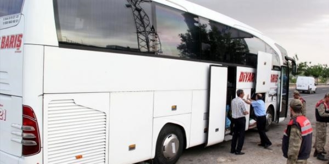 Şanlıurfa'da yolcu otobüslerinde arama