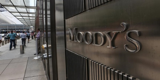 Moody's'ten petrol sektörüne uyarı
