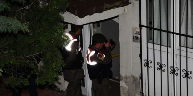 Bulaşık kavgası yüzünden uzman çavuş olan eşini öldürdü