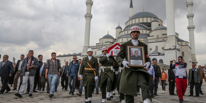Şehit Karakol Komutanı son yolculuğuna uğurlandı