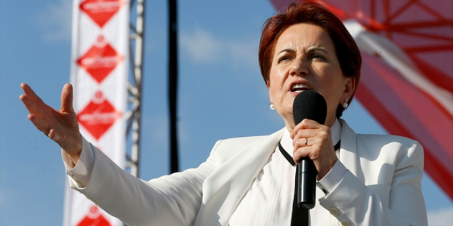 'Kongreyi AK Parti yapıyor. Bizimkiler direniyor'