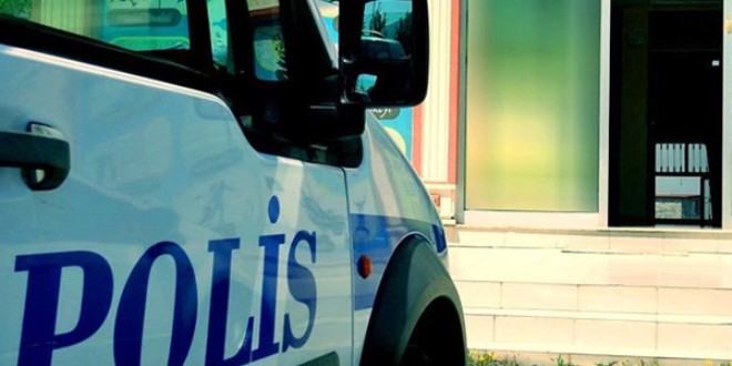 'Kayyum' korkusuyla şirketlerini yakınlarına devretmişler
