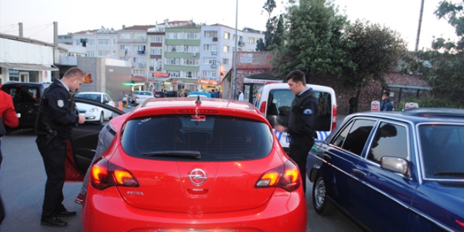 İstanbul'da 5 bin polisin katılımıyla denetimler yapıldı