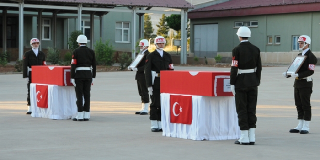 Mardin'de şehit olan askerler için resmi tören düzenlendi