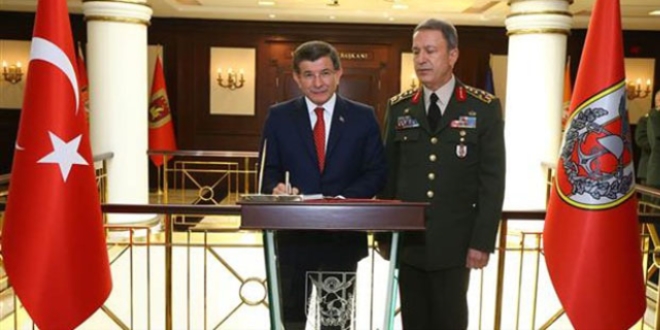 Başbakan Davutoğlu'ndan Genelkurmay'a veda ziyareti