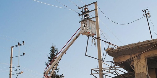 Bölücü terör elektrik dağıtım şirketini de vurdu