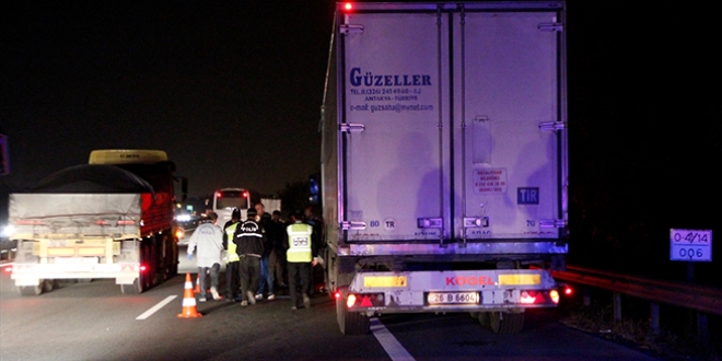 Polisin, TIR'a ateş ettiği doğrulandı. Soruşturma açıldı