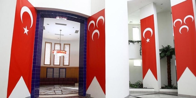 90 Eski MHP'li: Olağanüstü kongre mutlaka toplanmalı