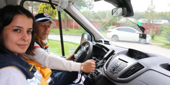 Trafikte ambulansa yol vermeyen sürücüler tespit edilecek