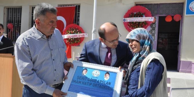 Şehit askerin ismi, eğitim gördüğü ilkokula verildi