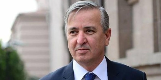 Ünal: Davutoğlu'ndan sonra düşük profilli bir başbakan olacak