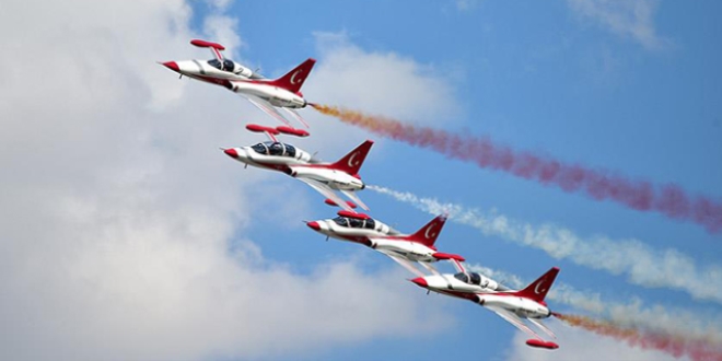 Türk Yıldızları'nın gösterisine 'martı' ayarı