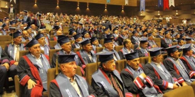 Muhtar Akademisi ilk mezunlarn verdi