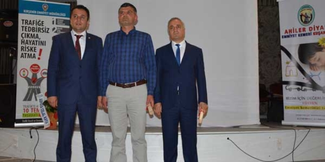Emniyet kemeri takarak ücretsiz tatil kazandılar