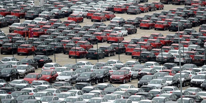 Otomobile 'dünyanın parası' harcanıyor