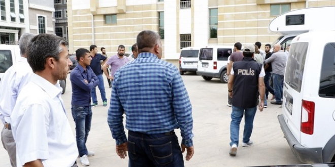 PKK'dan yakalanan oğlunun yüzüne tükürdü