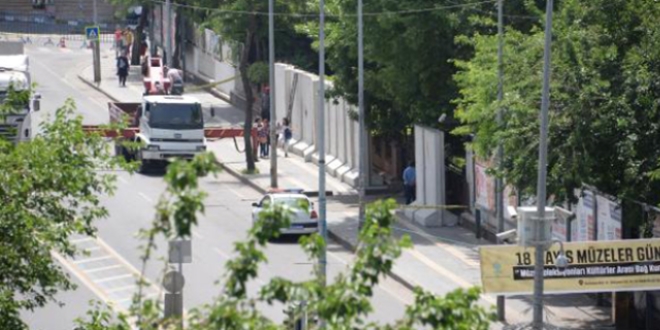Diyarbakır'da Valilik konutuna beton bariyerli önlem