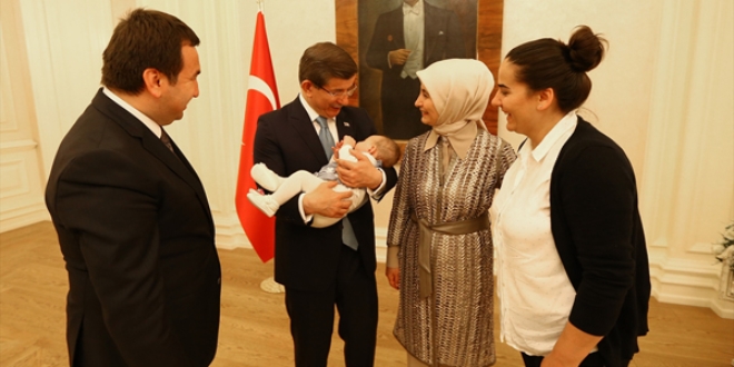 Davutoğlu'ndan çalışma ekibine veda resepsiyonu