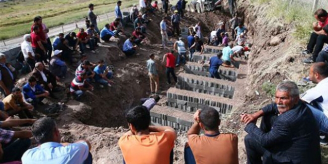 Kıyameti yaşayan köyde büyük acı