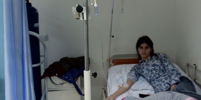 Zehirlenen 12 üniversite öğrencisi hastaneye kaldırıldı