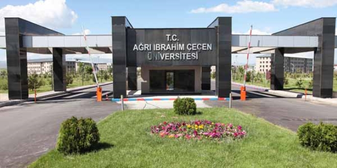 Rektöre hakaret eden öğretim üyesine 10 ay hapis