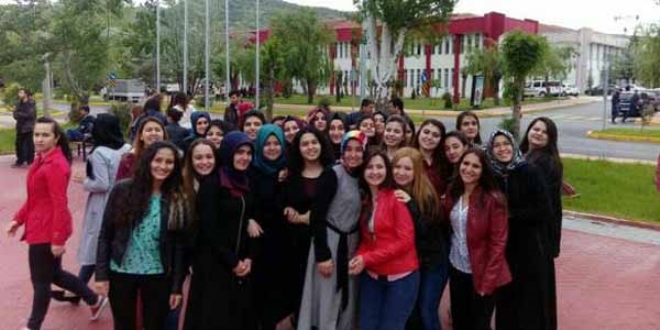 AKÜ'de 11 bin 285 öğrenci için tören düzenlendi