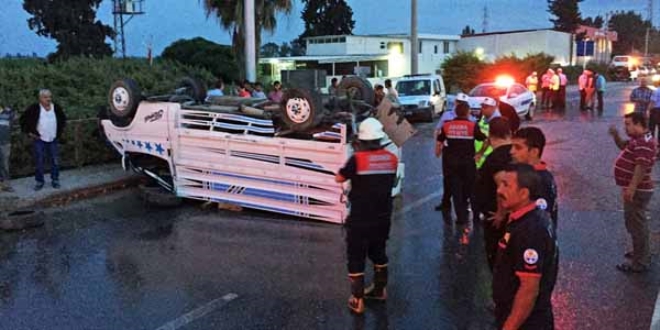 Tarım işçilerini taşıyan pikap takla attı: 6 yaralı