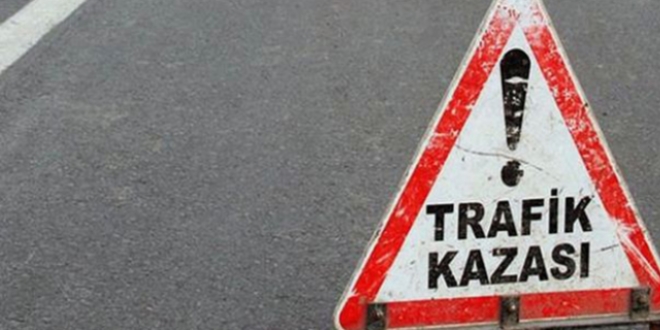Kastamonu'da otomobil tıra çarptı: 2 ölü, 2 yaralı
