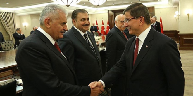 Davutoğlu'ndan Binali Yıldırım'a tebrik telefonu