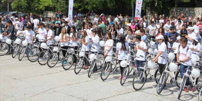 Edirne'de 407 öğrenciye bisiklet dağıtıldı