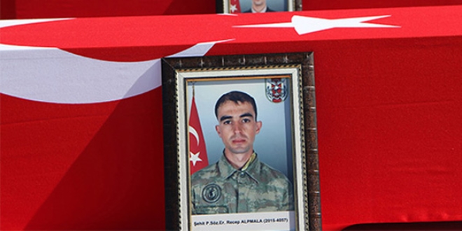 Piyade Sözleşmeli Er Alpmala son yolculuğuna uğurlandı