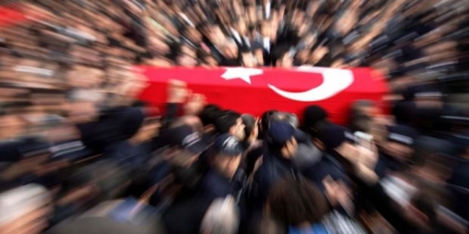 Yaralı polis memuru şehit oldu
