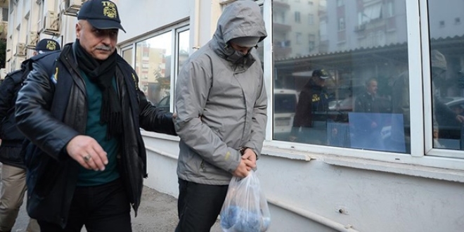 Antalya'da 11 DAEŞ şüphelisine gözaltı