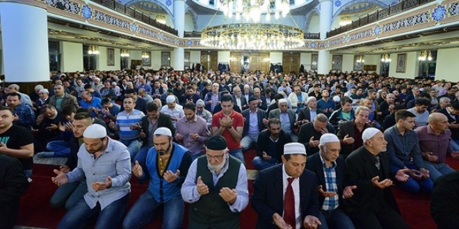 Yarın Berat Kandili