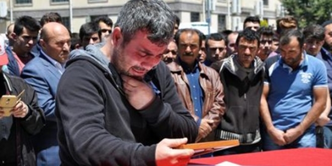 Şehit polis Erbaş'ın cenaze namazını babası kıldırdı