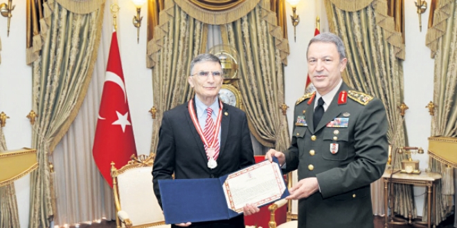Aziz sancar'dan Gençlere politika ile uğraşmayın uyarısı