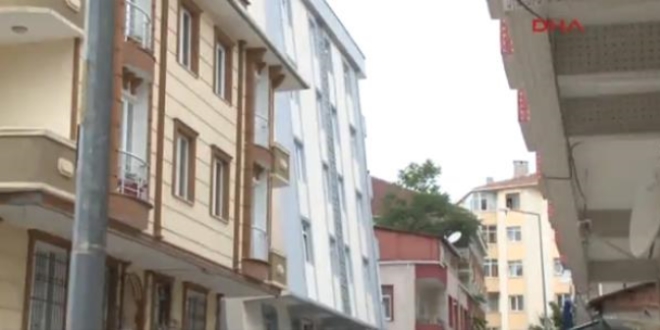 Bahçelievler'de yıkılma tehlikesiyle tahliye edilen bina çöktü!