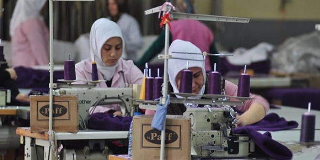 3 bin 800 Suriyeliye çalışma izni