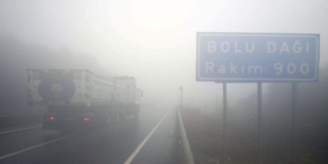 Bolu Dağı'nda sis ve sağanak