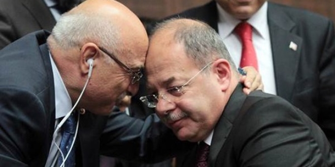 Bakan olduklarını grup toplantısını beklerken öğrendiler