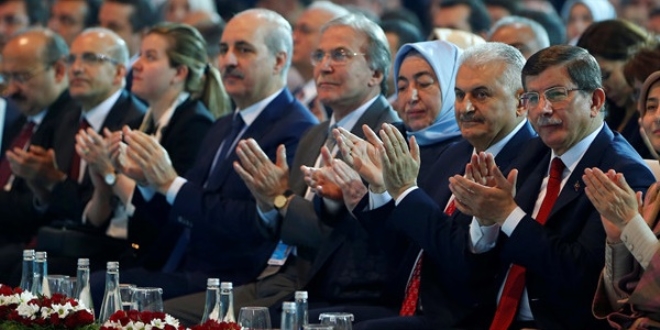 AK Parti MYK'da 8 başkan yardımcılığı için yeni isim